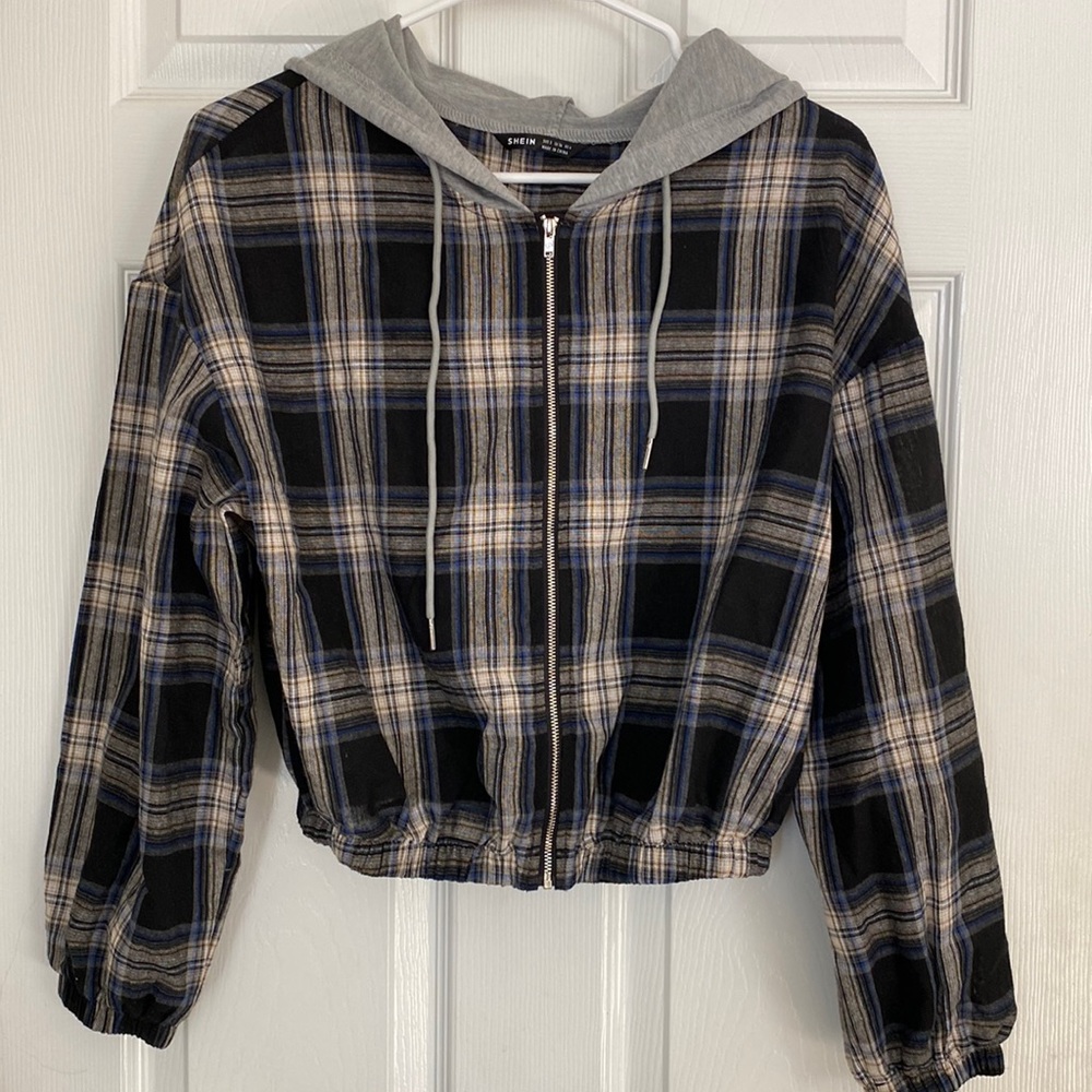 Hoodie zips up